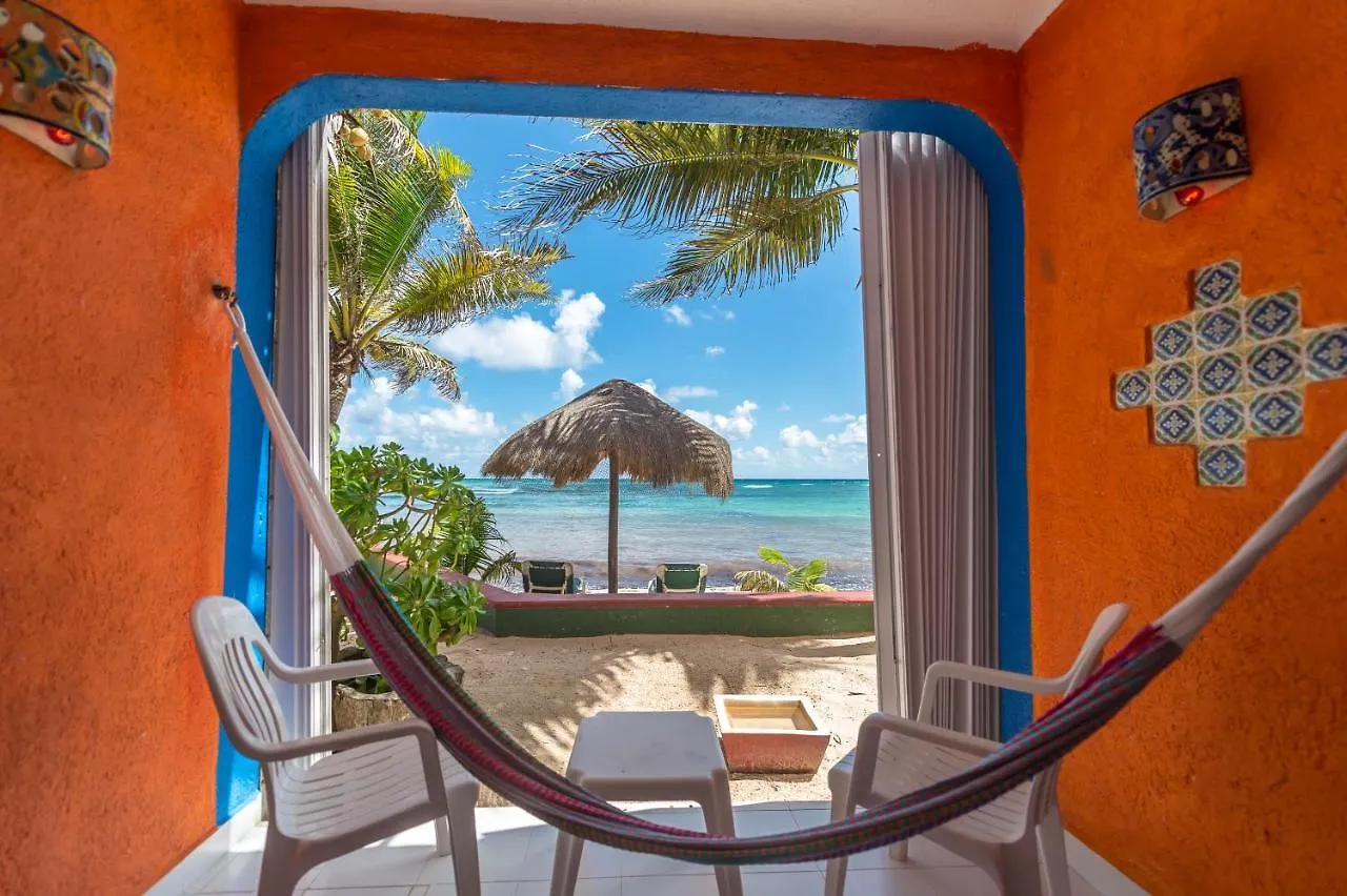 Del Sol Beachfront Akumal 2*,