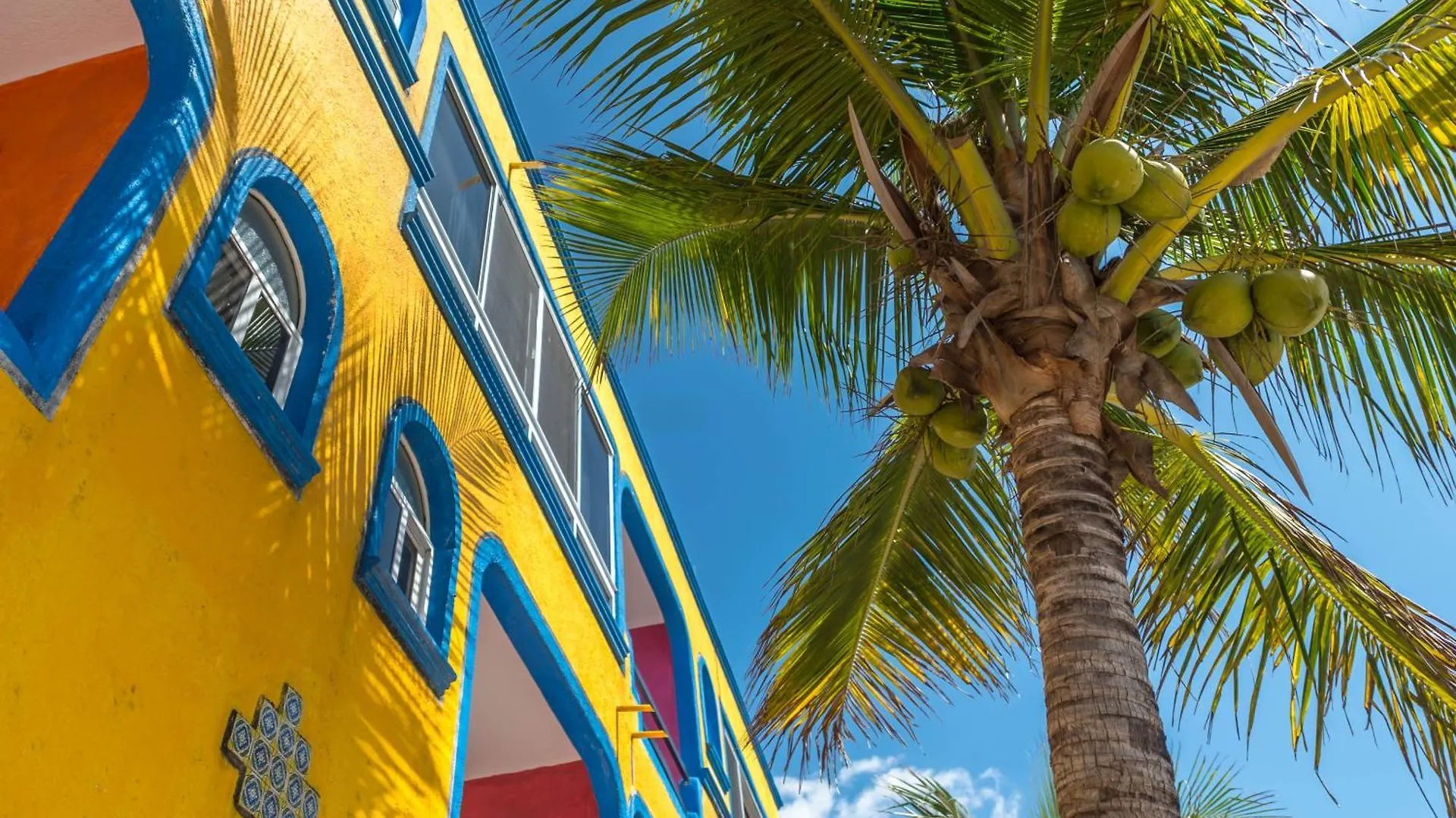 Del Sol Beachfront location